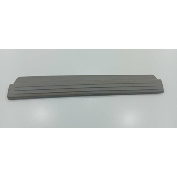 Soleira Dianteira Direita Mitsubishi L200 Triton Mn123958 Cinza