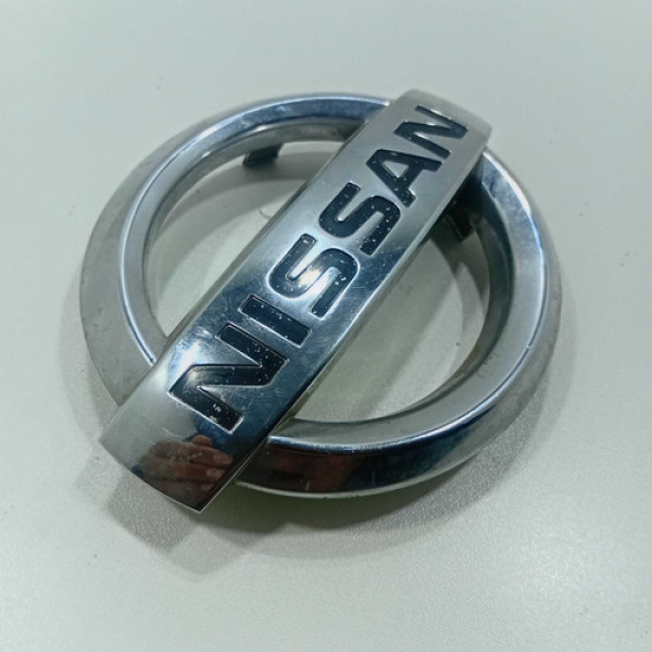 Emplema Grade Dianteira Nissan Sentra Original Água Brilhante