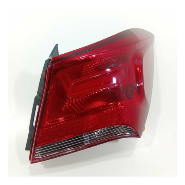 Lanterna Traseira Direita Gm Onix Hatch 2016/2019 Com Detalh Direito/passageiro Vermelha