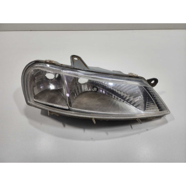 Farol Direito Chevrolet Celta 2003 2004 2005 (paralelo) Direito/passageiro