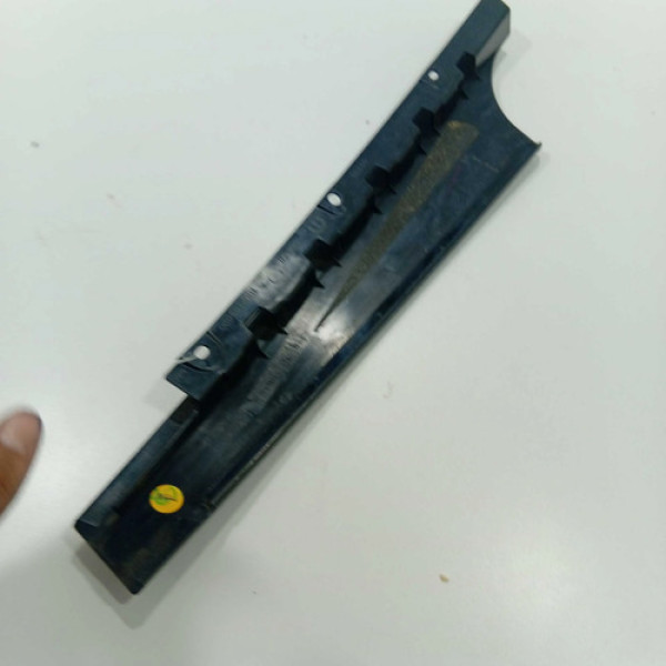 Moldura Porta Dianteira Esquerda Fiat Toro 2019 1002185690 Preto