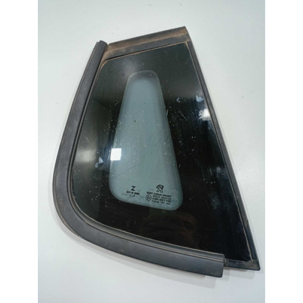 Vidro Vigia Traseiro Direito Peugeot 2008  2017 Original