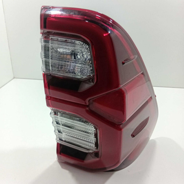 Lanterna Direita De Led Toyota Hilux 2019/2024 (paralela) Direito/passageiro Água