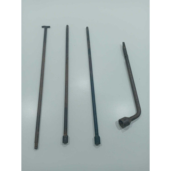 Varão Chave De Roda Estepe Nissan Frontier 2010 A 2015