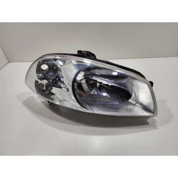 Farol Direito Fist Strada 2014 2015 2016 Direito/passageiro