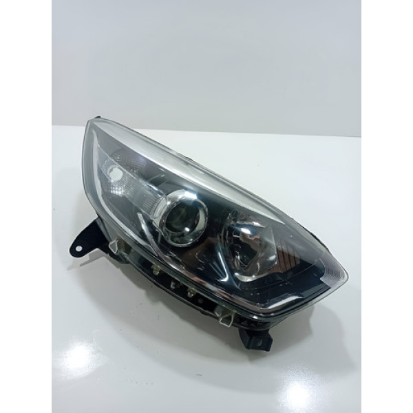 Farol Lado Direito Renault Captur 2017 A 2020 Com Detalhe Direito/passageiro